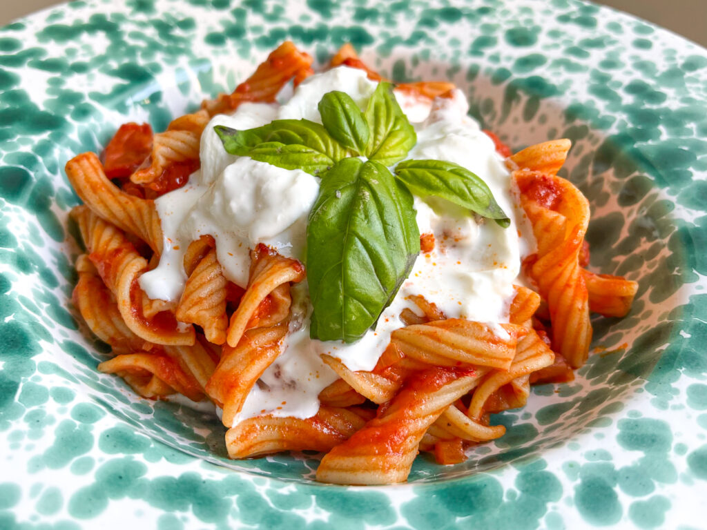 Pasta con la ‘nduja pasta con il suo sugo alla ’nduja e stracciatella